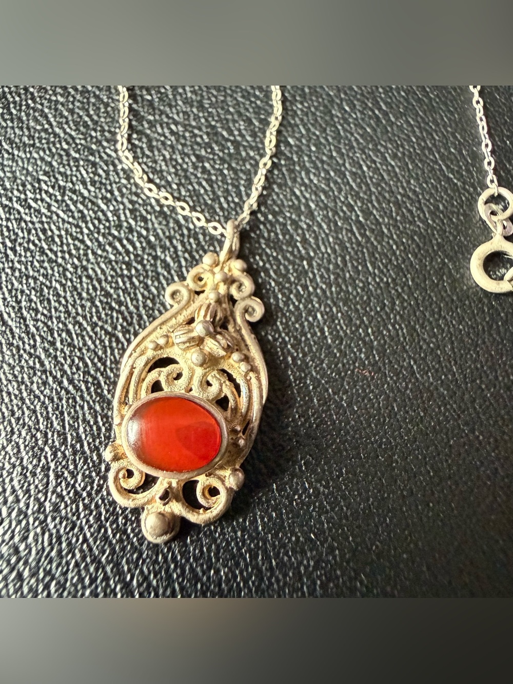 Vintage 925 Sterling Silver & Red Stone Pendant Necklace Dainty Short Chain